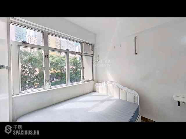 Wan Chai - Chong Hing Building 18