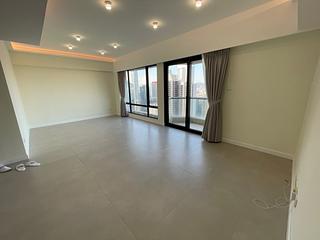 Mid Levels East - Bowen Place 05