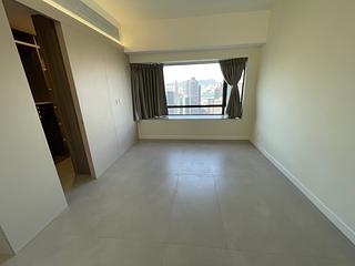 Mid Levels East - Bowen Place 09