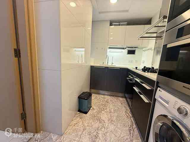 West Kowloon - The Cullinan (Tower 21 Zone 2 Luna Sky) 08