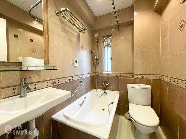 Beacon Hill - Eastbourne Court 02