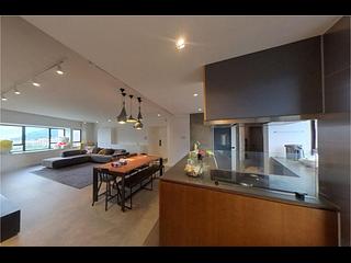 Mid Levels Central - Birchwood Place 05