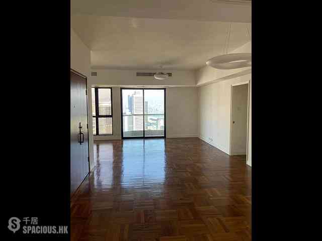 Mid Levels East - Bowen Place 01