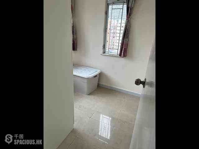 North Point - Hung Yat Building 05