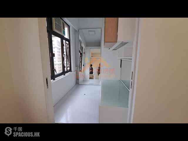 Mid Levels Central - Good View Court 06