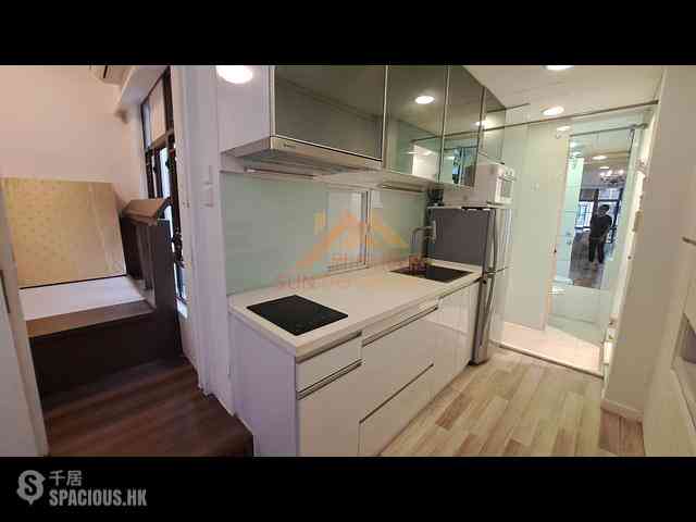 Mid Levels Central - Good View Court 08