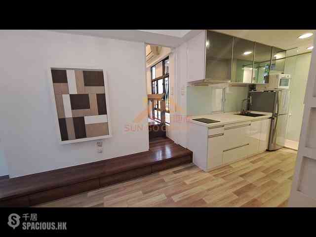 Mid Levels Central - Good View Court 01