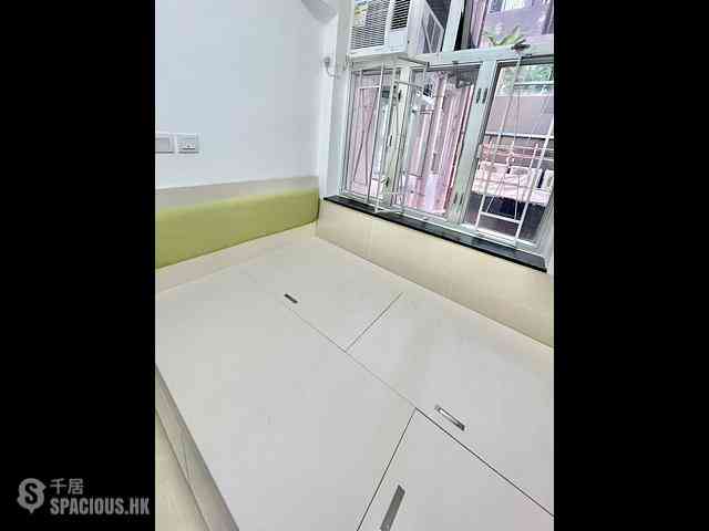 Mong Kok - 93, Hak Po Street 04