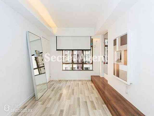 Mid Levels Central - Good View Court 04