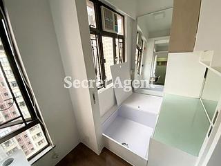 Mid Levels Central - Good View Court 09