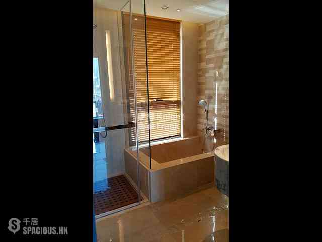 Mid Levels Central - Gramercy 06