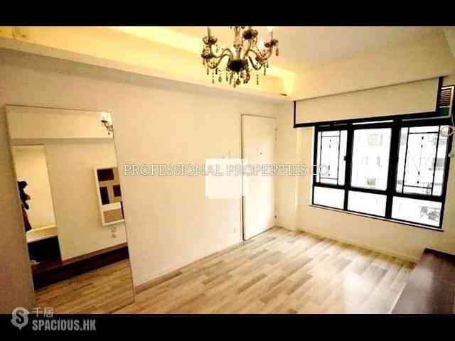 Mid Levels Central - Good View Court 01