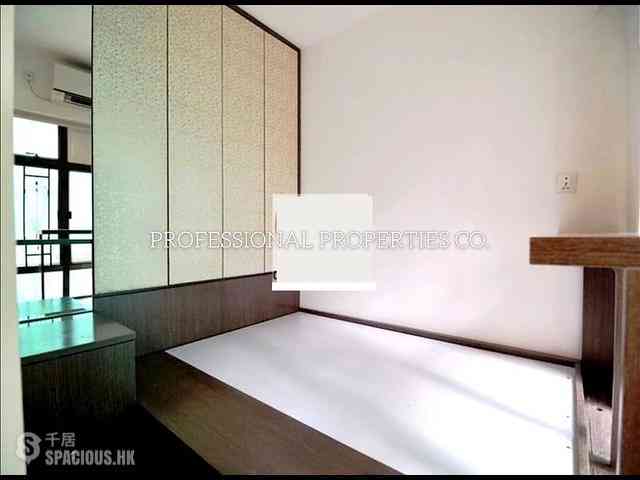 Mid Levels Central - Good View Court 07