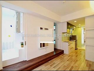 Mid Levels Central - Good View Court 09