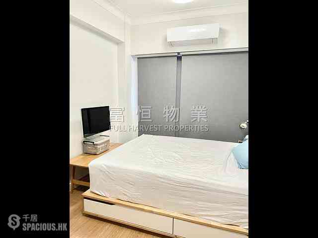 Happy Valley - Evone Court 05