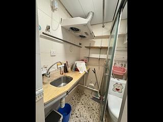 Prince Edward - 180-182, Tung Choi Street 04