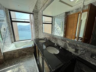 West Kowloon - The Arch Sky Tower (Block 1) 13
