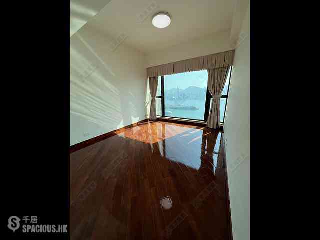 West Kowloon - The Arch Sky Tower (Block 1) 19