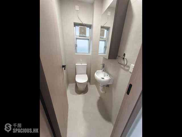 Sai Ying Pun - 1E, High Street 10
