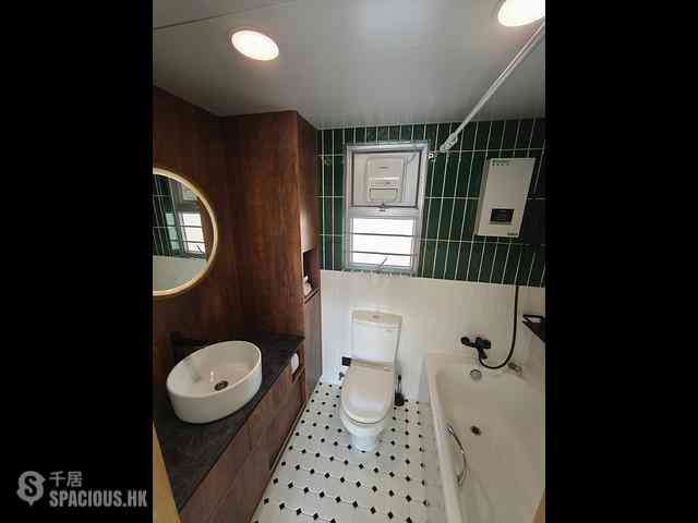 Ap Lei Chau - South Horizons 10