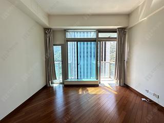 Wan Chai - The Avenue Phase 2 Block 2 05
