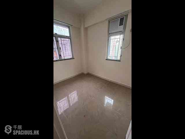 Shau Kei Wan - Ho King Building 01