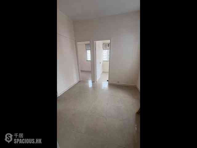 Shau Kei Wan - Ho King Building 03