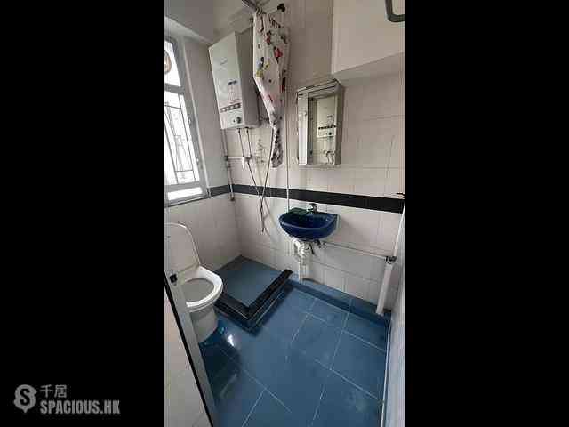 Shau Kei Wan - Ho King Building 04