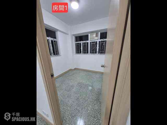 Sai Ying Pun - Kwan Yick Building 04