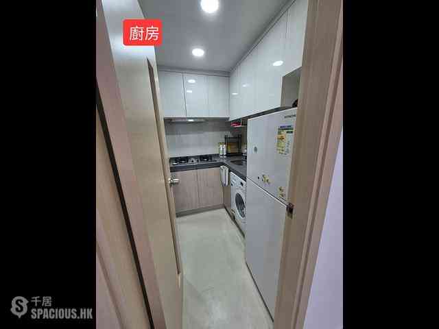 Sai Ying Pun - Kwan Yick Building 07
