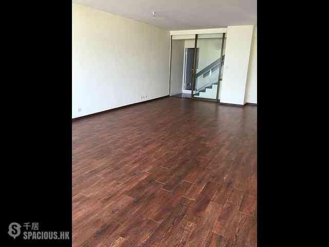 Chung Hom Kok - Cape Court 04