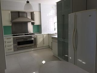 Chung Hom Kok - Cape Court 05