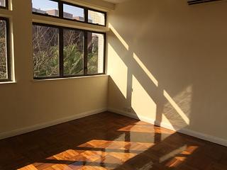 Chung Hom Kok - Cape Court 09