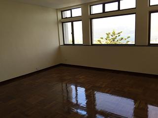 Chung Hom Kok - Cape Court 10