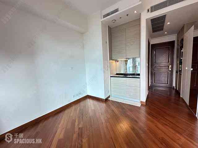 Wan Chai - The Avenue Phase 2 09