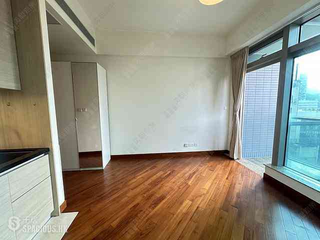 Wan Chai - The Avenue Phase 2 06