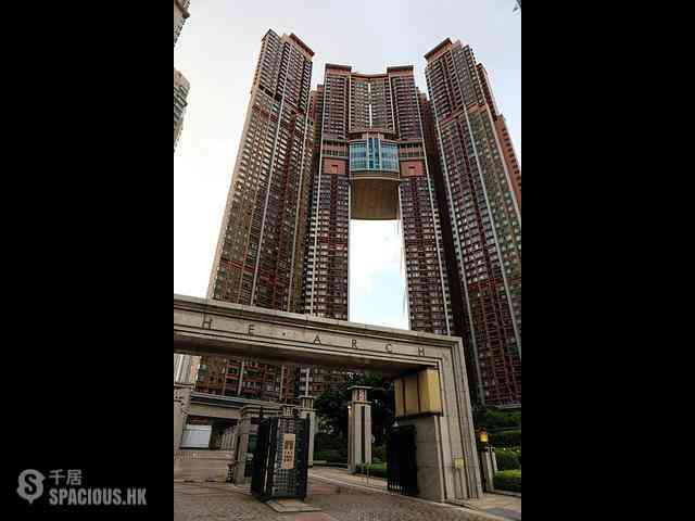 West Kowloon - The Arch Sun Tower (Block 1A) 04