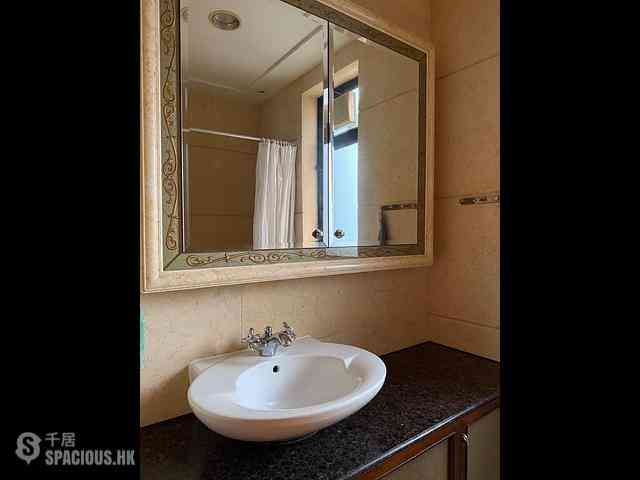 West Kowloon - The Arch Sky Tower (Block 1) 03