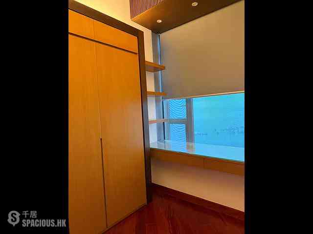 West Kowloon - The Arch Sky Tower (Block 1) 04