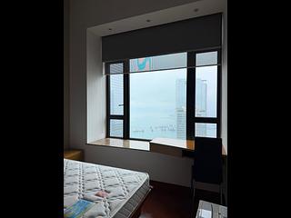 West Kowloon - The Arch Sky Tower (Block 1) 12