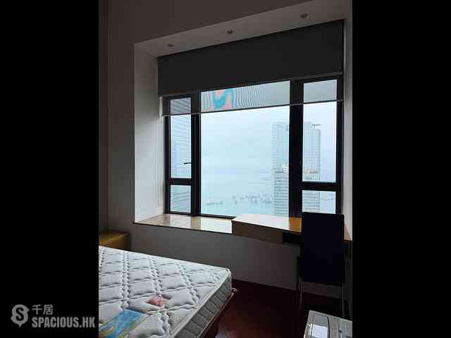 West Kowloon - The Arch Sky Tower (Block 1) 12