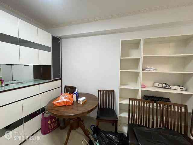 Sheung Wan - Queen's Terrace Block 1 02