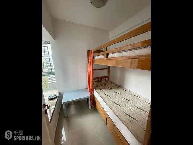 Sheung Wan - Queen's Terrace Block 1 04