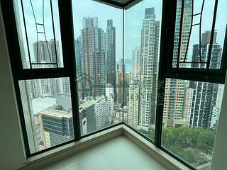 Kennedy Town - University Heights Block 1 02