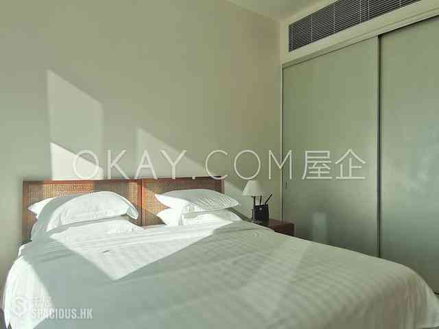 Happy Valley - The Ellipsis 05