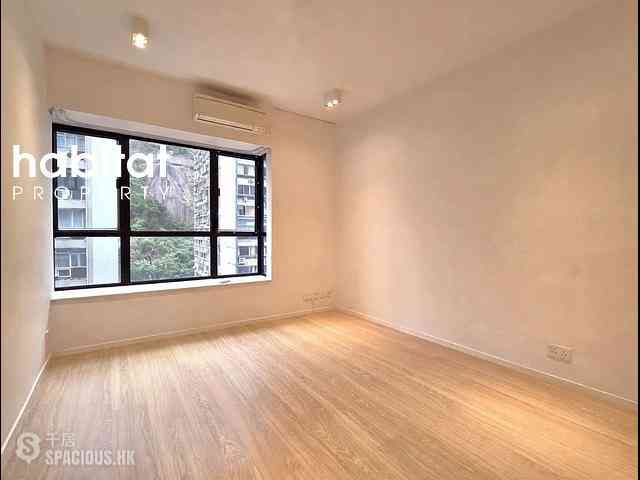 Mid Levels Central - Elegant Terrace 04