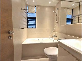Mid Levels Central - Elegant Terrace 06