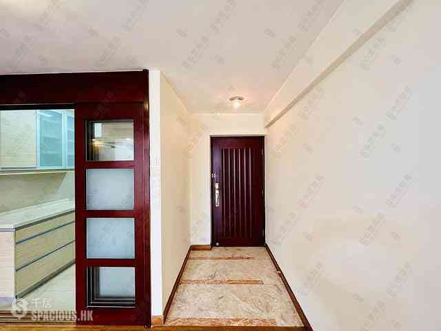 Wan Chai - Phoenix Court Block 1 02