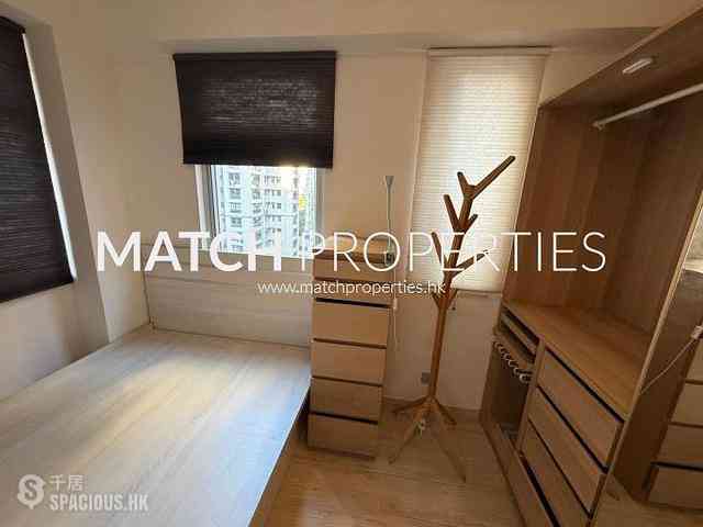 Sai Ying Pun - Fook Moon Building 11