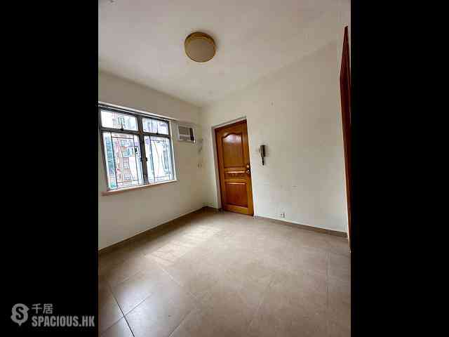 Shau Kei Wan - Ho King Building 01